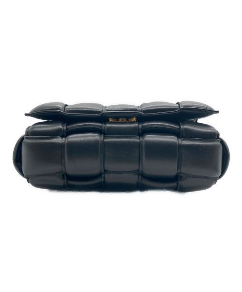BOTTEGA VENETA（ボッテガベネタ）BOTTEGA VENETA (ボッテガベネタ) パデッドカセット ショルダーバッグ ブラックの古着・服飾アイテム