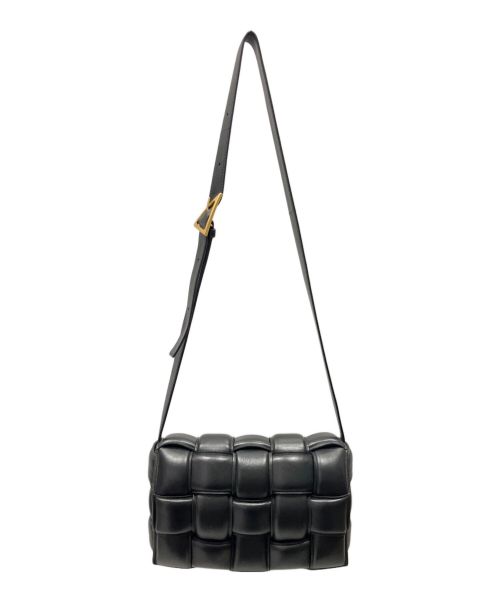 BOTTEGA VENETA（ボッテガベネタ）BOTTEGA VENETA (ボッテガベネタ) パデッドカセット ショルダーバッグ ブラックの古着・服飾アイテム