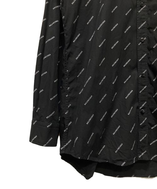 BALENCIAGA（バレンシアガ）BALENCIAGA (バレンシアガ) オールオーバーロゴボタンダウンシャツ ブラック サイズ:38の古着・服飾アイテム