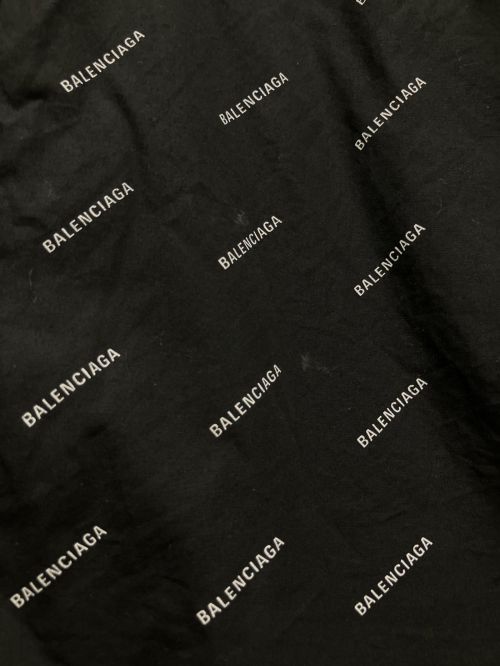 BALENCIAGA（バレンシアガ）BALENCIAGA (バレンシアガ) オールオーバーロゴボタンダウンシャツ ブラック サイズ:38の古着・服飾アイテム