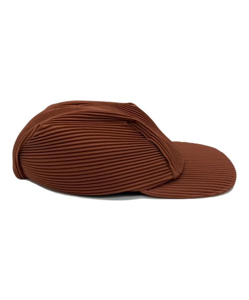 HOMME PLISSE ISSEY MIYAKE（オム プリッセ イッセイ ミヤケ）HOMME PLISSE ISSEY MIYAKE (オム プリッセ イッセイ ミヤケ) PLEATS CAP ブラウンの古着・服飾アイテム