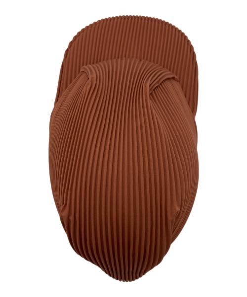 HOMME PLISSE ISSEY MIYAKE（オム プリッセ イッセイ ミヤケ）HOMME PLISSE ISSEY MIYAKE (オム プリッセ イッセイ ミヤケ) PLEATS CAP ブラウンの古着・服飾アイテム