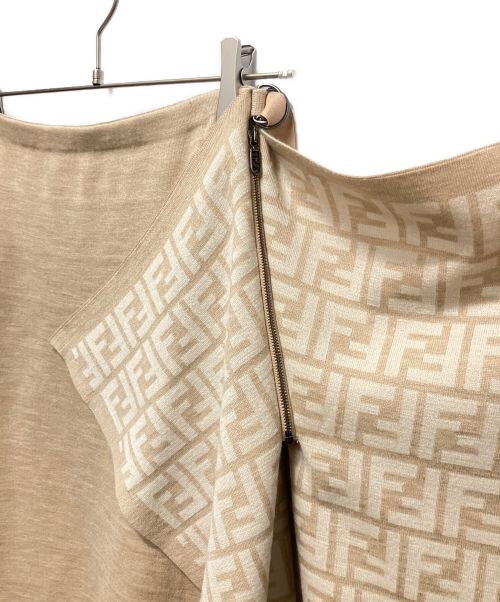FENDI（フェンディ）FENDI (フェンディ) ズッカ柄ニットスカート ベージュ サイズ:36の古着・服飾アイテム