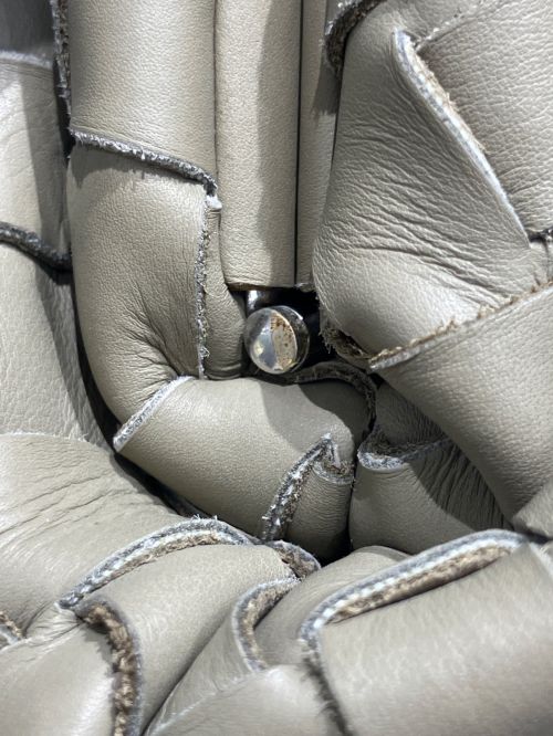 BOTTEGA VENETA（ボッテガベネタ）BOTTEGA VENETA (ボッテガベネタ) イントレチャート クラッチバッグ カーキの古着・服飾アイテム