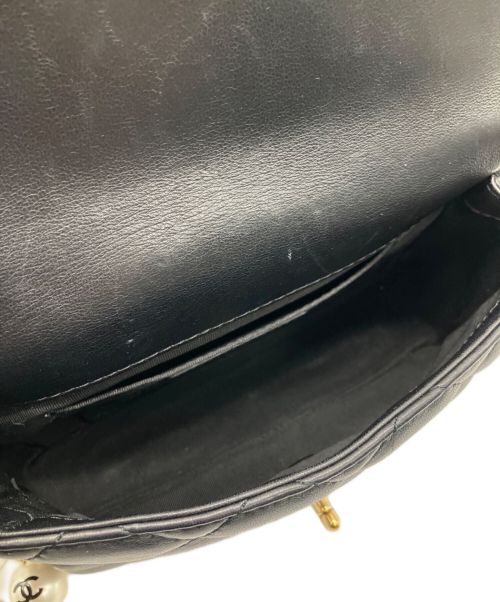 CHANEL（シャネル）CHANEL (シャネル) マトラッセ ロゴストーン スモール フラップバッグ ブラック サイズ:ミニ/mini/18の古着・服飾アイテム