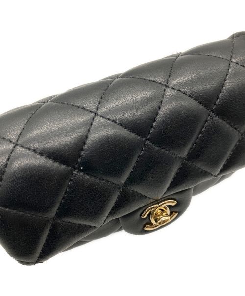 CHANEL（シャネル）CHANEL (シャネル) マトラッセ ロゴストーン スモール フラップバッグ ブラック サイズ:ミニ/mini/18の古着・服飾アイテム