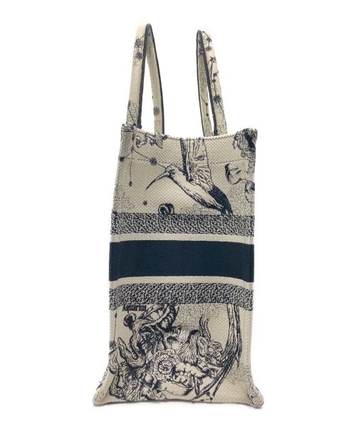 Christian Dior（クリスチャン ディオール）Christian Dior (クリスチャン ディオール) Dior Book Tote バッグミディアム ホワイト サイズ:M（ミディアム）の古着・服飾アイテム