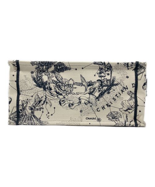 Christian Dior（クリスチャン ディオール）Christian Dior (クリスチャン ディオール) Dior Book Tote バッグミディアム ホワイト サイズ:M（ミディアム）の古着・服飾アイテム