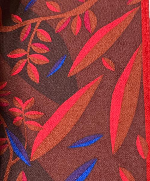 Cartier（カルティエ）Cartier (カルティエ) リーフモチーフ 大判スカーフ レッド サイズ:135×135の古着・服飾アイテム