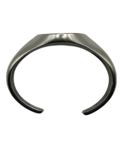 MM6 Maison Margiela（エムエムシックスメゾンマルジェラ）MM6 Maison Margiela (エムエムシックス メゾンマルジェラ) シグネットカフスバングル シルバーの古着・服飾アイテム