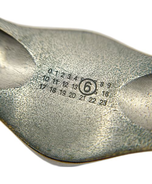 MM6 Maison Margiela（エムエムシックスメゾンマルジェラ）MM6 Maison Margiela (エムエムシックス メゾンマルジェラ) シグネットカフスバングル シルバーの古着・服飾アイテム