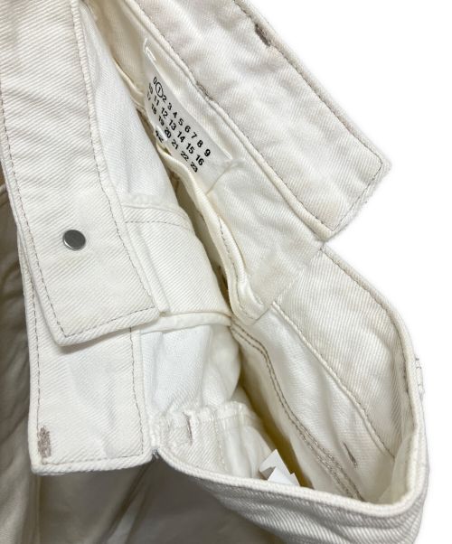 Maison Margiela（メゾンマルジェラ）Maison Margiela (メゾンマルジェラ) 再構築カットオフデニムパンツ ホワイト サイズ:42の古着・服飾アイテム