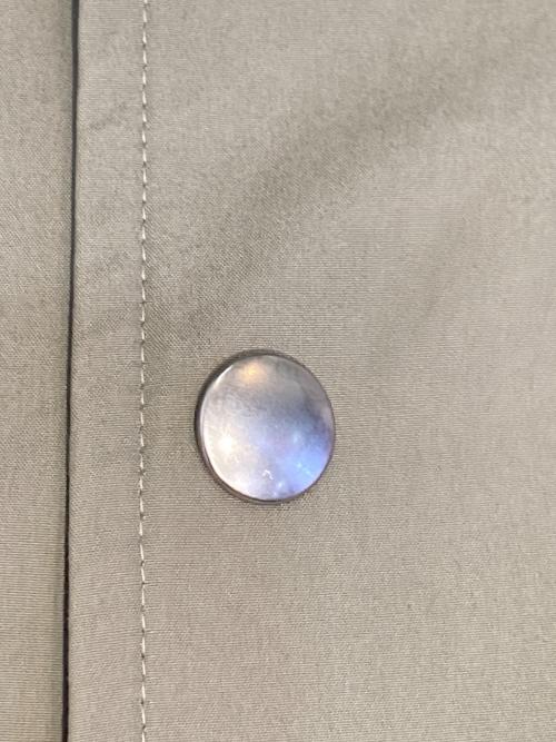 JIL SANDER（ジルサンダー）JIL SANDER (ジルサンダー) ロゴ入りコーチジャケット カーキ サイズ:44の古着・服飾アイテム