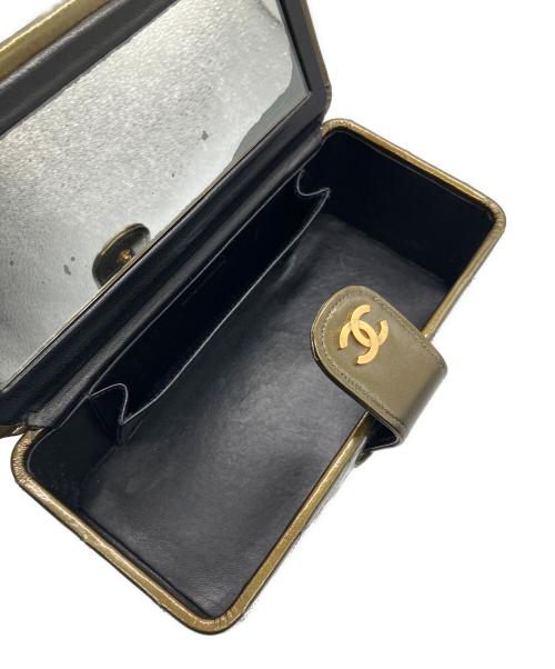 CHANEL（シャネル）CHANEL (シャネル) Vintage チェーンハンドル マトラッセ バニティケース タマムシの古着・服飾アイテム