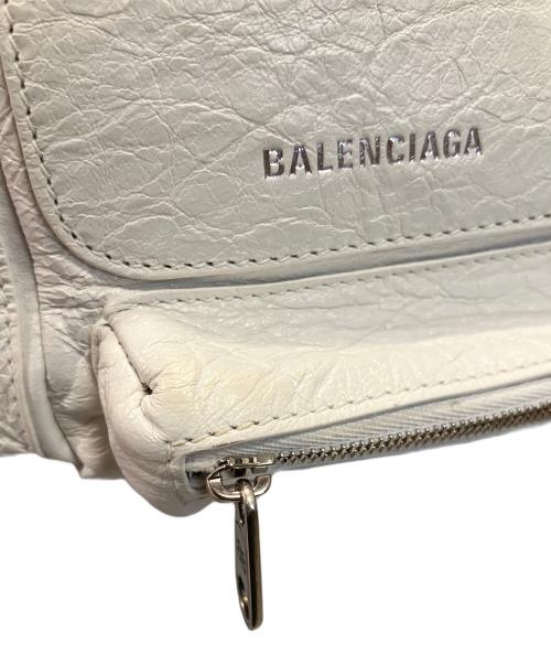 BALENCIAGA（バレンシアガ）BALENCIAGA (バレンシアガ) Superbusy Small スリングBag ホワイトの古着・服飾アイテム