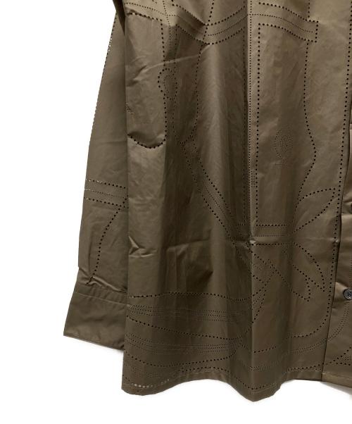 HERMES（エルメス）HERMES (エルメス) セリエボタン アールデコ パンチング シャツ カーキ サイズ:40の古着・服飾アイテム