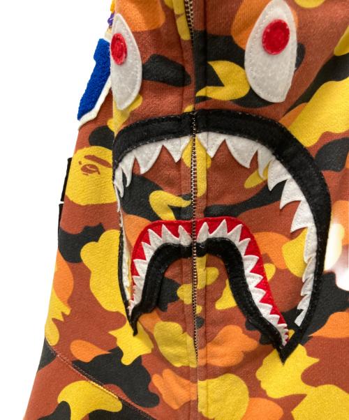 A BATHING APE（ア ベイシング エイプ）A BATHING APE (ア ベイシング エイプ) 1st CAMO SHARK FULL ZIP HOODIE オレンジ×イエロー サイズ:XLの古着・服飾アイテム