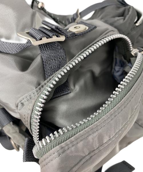 sacai（サカイ）sacai (サカイ) PORTER (ポーター) Double Pocket Backpack ライトグレー サイズ:-の古着・服飾アイテム