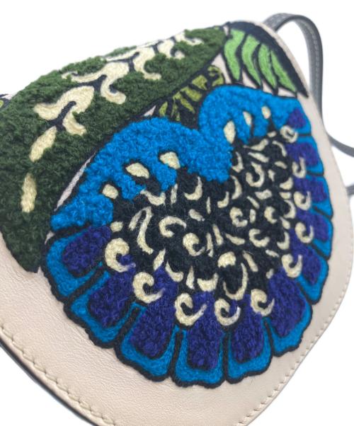 LOEWE（ロエベ）LOEWE (ロエベ) Grained Calfskin Floral Mini Gate Crossbody Bag Peacock Blue/gate floral  刺繍ゲートデュアルミニバッグ スカイブルーの古着・服飾アイテム