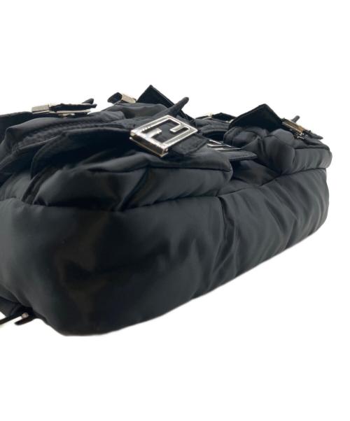 FENDI（フェンディ）FENDI (フェンディ) マルチポケット バゲット ナイロンショルダーバッグ ブラックの古着・服飾アイテム