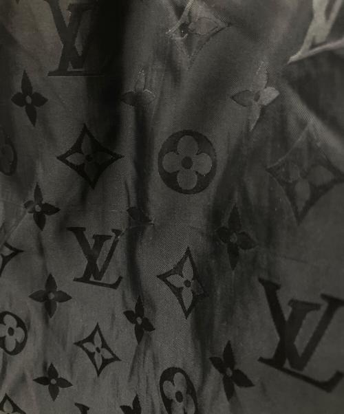 LOUIS VUITTON（ルイ ヴィトン）LOUIS VUITTON (ルイ ヴィトン) シャドウモノグラムナイロンパンツ ネイビー サイズ:40の古着・服飾アイテム