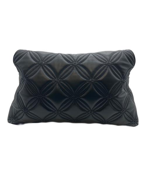 ALEXANDER McQUEEN（アレキサンダーマックイーン）ALEXANDER McQUEEN (アレキサンダーマックイーン) Sculpture Large Pouch/スカルチュラルラージポーチ ブラックの古着・服飾アイテム