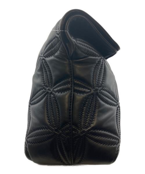 ALEXANDER McQUEEN（アレキサンダーマックイーン）ALEXANDER McQUEEN (アレキサンダーマックイーン) Sculpture Large Pouch/スカルチュラルラージポーチ ブラックの古着・服飾アイテム