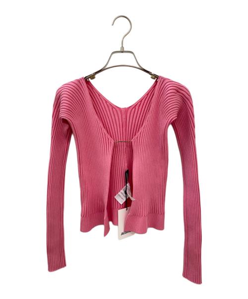 jacquemus（ジャックムス）jacquemus (ジャックムス) マイクロチャームロゴカーディガン ショッキングピンク サイズ:38 未使用品の古着・服飾アイテム