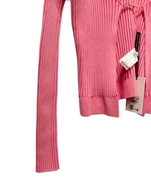 jacquemus（ジャックムス）jacquemus (ジャックムス) マイクロチャームロゴカーディガン ショッキングピンク サイズ:38 未使用品の古着・服飾アイテム