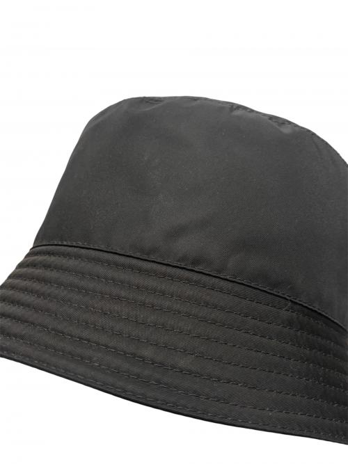 PRADA（プラダ）PRADA (プラダ) Re-nylon Bucket Hat(リナイロンバケットハット)/ロゴ刺繍 ブラック サイズ:XLの古着・服飾アイテム
