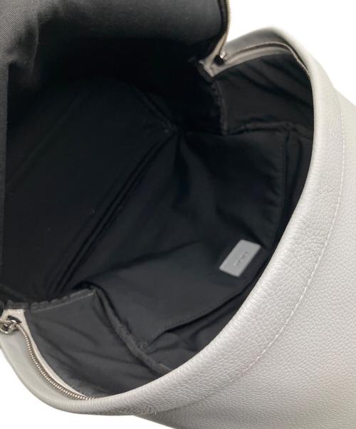 Christian Dior（クリスチャン ディオール）Christian Dior (クリスチャン ディオール) ライダー RIDER1947ロゴ バックパック ライトグレーの古着・服飾アイテム