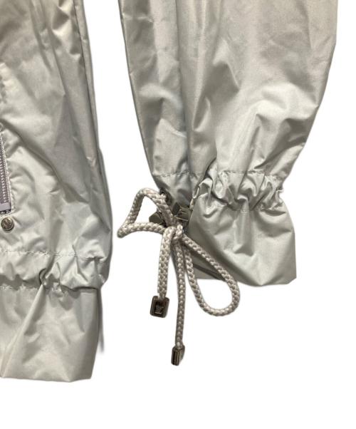 LOUIS VUITTON（ルイ ヴィトン）LOUIS VUITTON (ルイ ヴィトン) Mountain Parka/マウンテンパーカー ライトグレー サイズ:34の古着・服飾アイテム