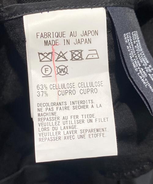 LIMI feu（リミフゥ）LIMI feu (リミフゥ) HARD TWIST GABARDINE BACK RIBBON SHORT OVEALLS ブラック サイズ:2の古着・服飾アイテム