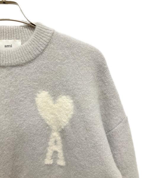 AMI Alexandre Mattiussi（アミアレクサンドルマテュッシ）AMI Alexandre Mattiussi (アミアレクサンドルマテュッシ) ハートロゴ ブルー クルーネックニット ライトグレー サイズ:Sの古着・服飾アイテム