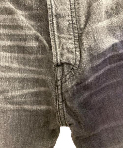 COMME des GARCONS JUNYA WATANABE MAN（コム デ ギャルソン ジュンヤ ワタナベ マン）COMME des GARCONS JUNYA WATANABE MAN (コム デ ギャルソン ジュンヤ ワタナベ マン) LEVI'S (リーバイス) 再構築デニムパンツ ブラック サイズ:Mの古着・服飾アイテム