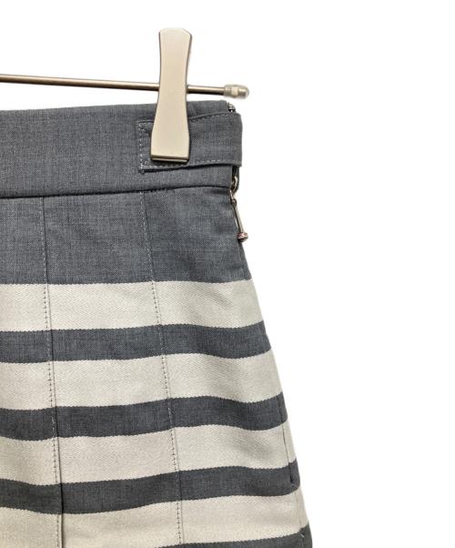 Thom Browne（トムブラウン）Thom Browne (トムブラウン) プリーツスカートFGC402V-06146-035 グレー サイズ:38の古着・服飾アイテム