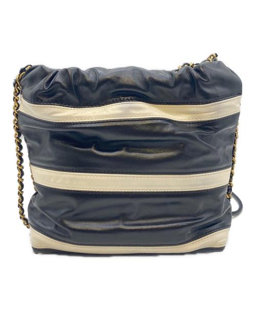 CHANEL（シャネル）CHANEL (シャネル) CHANEL22 ミニ ハンドバッグ/2WAYバッグ/ハンドバッグ/ショルダーバッグ ブラック×ホワイト サイズ:ミニの古着・服飾アイテム