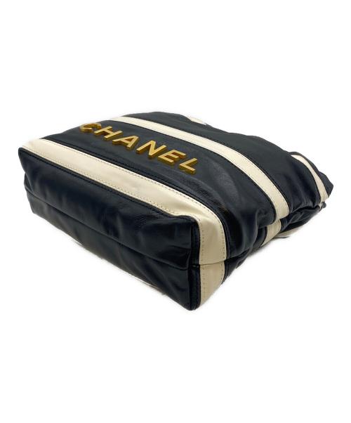 CHANEL（シャネル）CHANEL (シャネル) CHANEL22 ミニ ハンドバッグ/2WAYバッグ/ハンドバッグ/ショルダーバッグ ブラック×ホワイト サイズ:ミニの古着・服飾アイテム