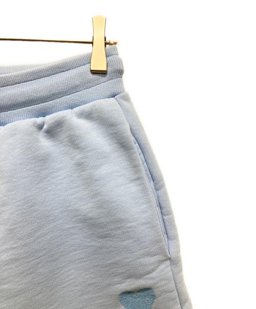 AMI PARIS（アミ パリス）AMI PARIS (アミ パリス) ハートロゴスウェットハーフパンツ　E22HSO602.747 スカイブルー サイズ:XSの古着・服飾アイテム