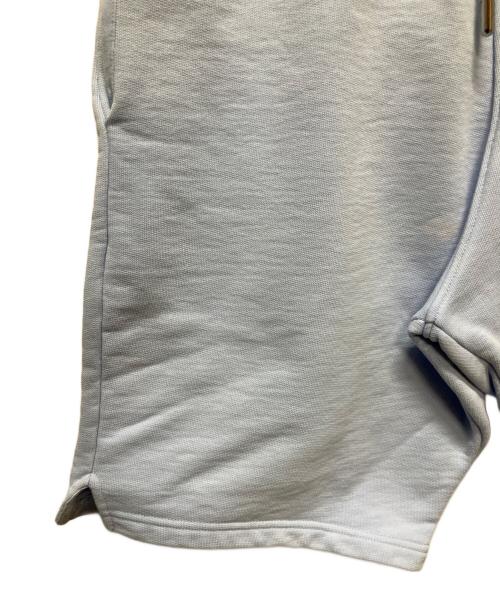 AMI PARIS（アミ パリス）AMI PARIS (アミ パリス) ハートロゴスウェットハーフパンツ　E22HSO602.747 スカイブルー サイズ:XSの古着・服飾アイテム