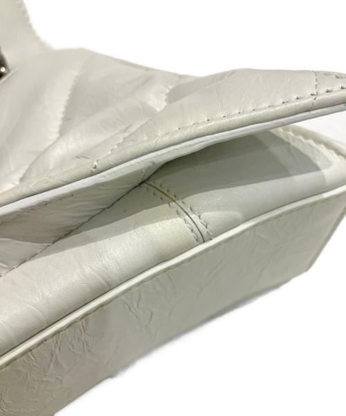 BALENCIAGA（バレンシアガ）BALENCIAGA (バレンシアガ) CRUSH CHAIN BAG　716351 ホワイトの古着・服飾アイテム