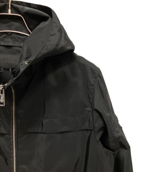 PRADA（プラダ）PRADA (プラダ) Triangle Plate Nylon Hood Jacket ブラック サイズ:48の古着・服飾アイテム