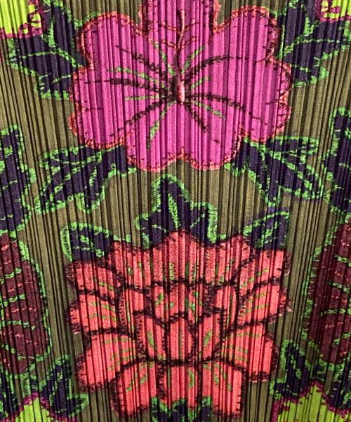 PLEATS PLEASE（プリーツプリーズ）PLEATS PLEASE (プリーツプリーズ) 花柄プリーツカットソー マルチカラー サイズ:3の古着・服飾アイテム