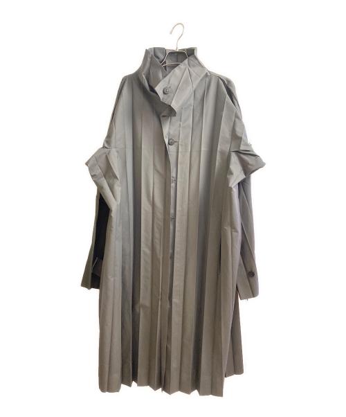 HOMME PLISSE ISSEY MIYAKE（オム プリッセ イッセイ ミヤケ）HOMME PLISSE ISSEY MIYAKE (オム プリッセ イッセイ ミヤケ) プリーツコート グレー サイズ:Freeの古着・服飾アイテム