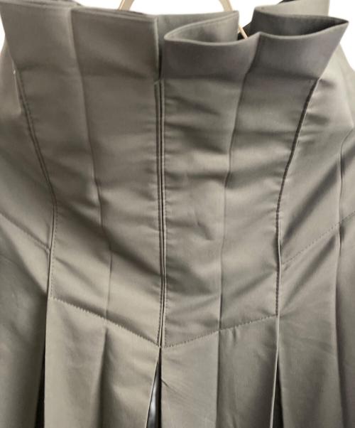 HOMME PLISSE ISSEY MIYAKE（オム プリッセ イッセイ ミヤケ）HOMME PLISSE ISSEY MIYAKE (オム プリッセ イッセイ ミヤケ) プリーツコート グレー サイズ:Freeの古着・服飾アイテム