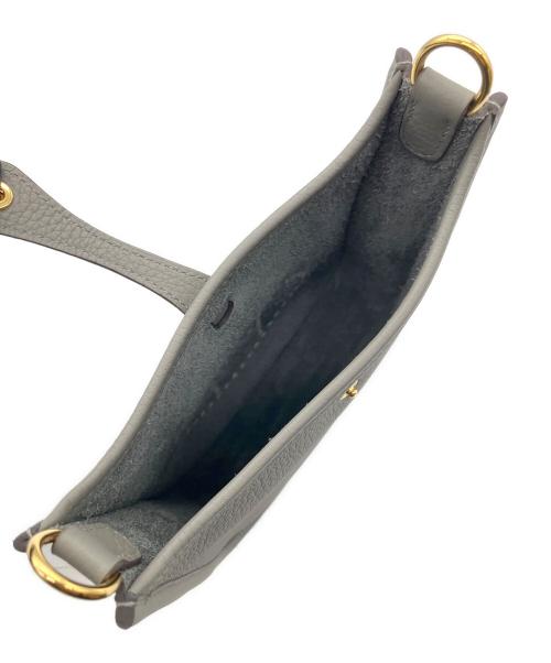 HERMES（エルメス）HERMES (エルメス) エブリン TPM/ゴールド金具/トリヨンクレマンス/グリメイヤー/K刻印 グリメイヤー サイズ:TPM 未使用品の古着・服飾アイテム