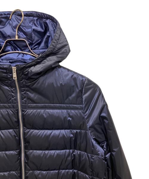 PRADA（プラダ）PRADA (プラダ) トライアングルプレートライトダウンジャケット ネイビー サイズ:48の古着・服飾アイテム