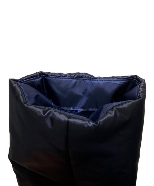 PRADA（プラダ）PRADA (プラダ) トライアングルプレートライトダウンジャケット ネイビー サイズ:48の古着・服飾アイテム