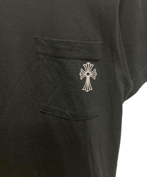 CHROME HEARTS（クロムハーツ）CHROME HEARTS (クロムハーツ) NECK LOGO プリントポケットTシャツ ブラック サイズ:XSの古着・服飾アイテム