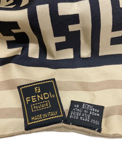 FENDI（フェンディ）FENDI (フェンディ) 大判 総柄シルクスカーフの古着・服飾アイテム